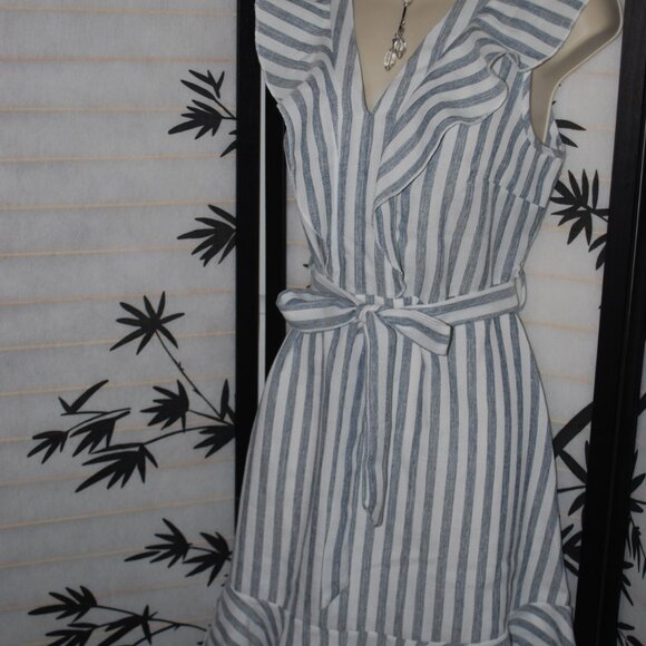 🌞👗Cute and Comfy SHE + SKY Blue and White Stripe Chambray Dress🌞👗 - Picture 6 of 14